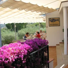 Hostal Restaurant Ondina. Begur. Girona. Terraza habitaciones 2